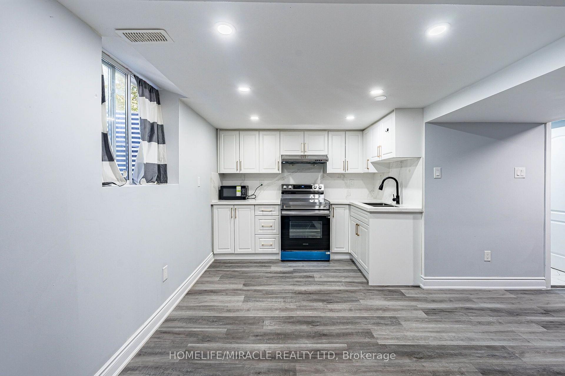 Photo 35 of Unit B, 425 Dunvegan Drive, Waterloo — HOMEH
