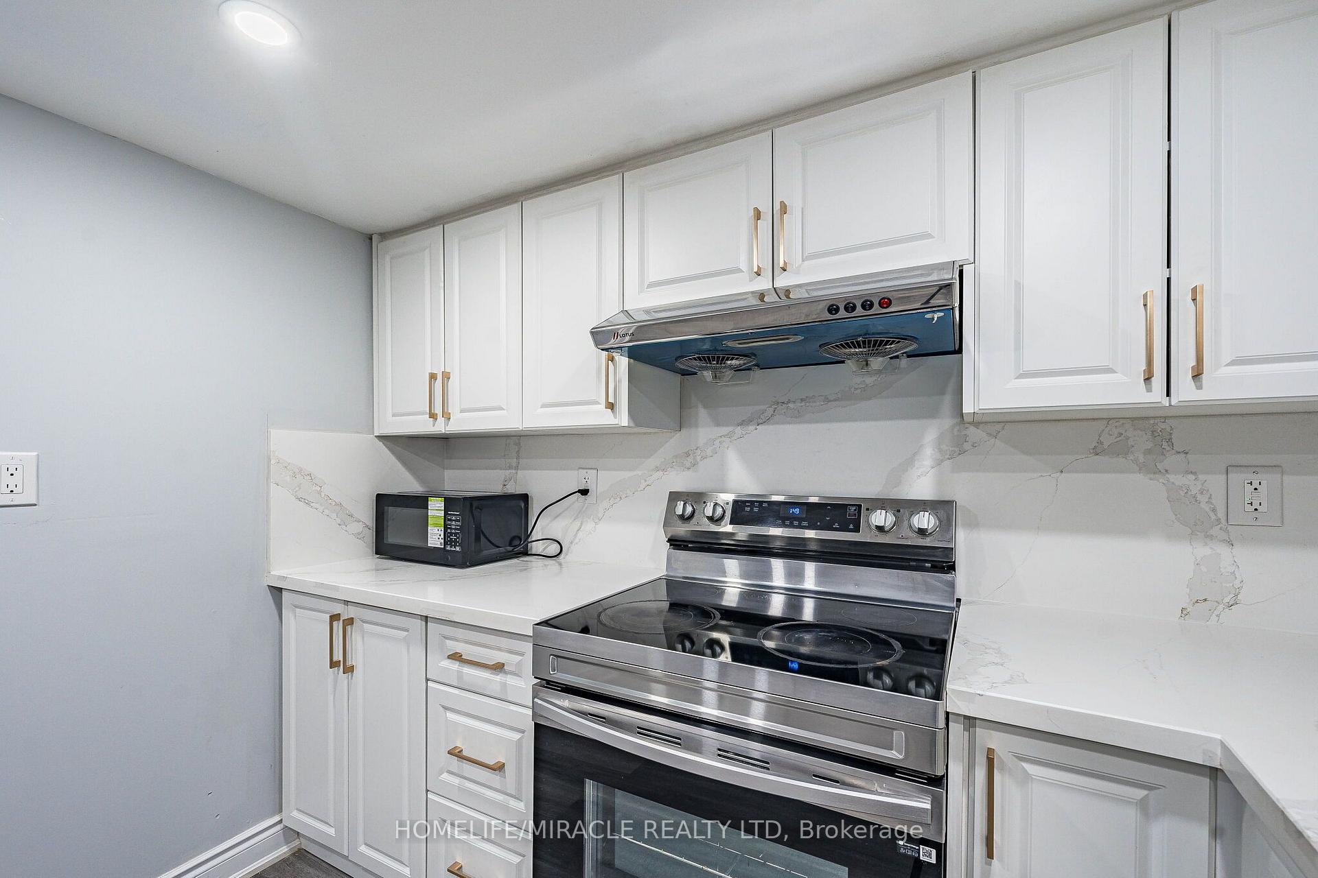 Photo 37 of Unit B, 425 Dunvegan Drive, Waterloo — HOMEH