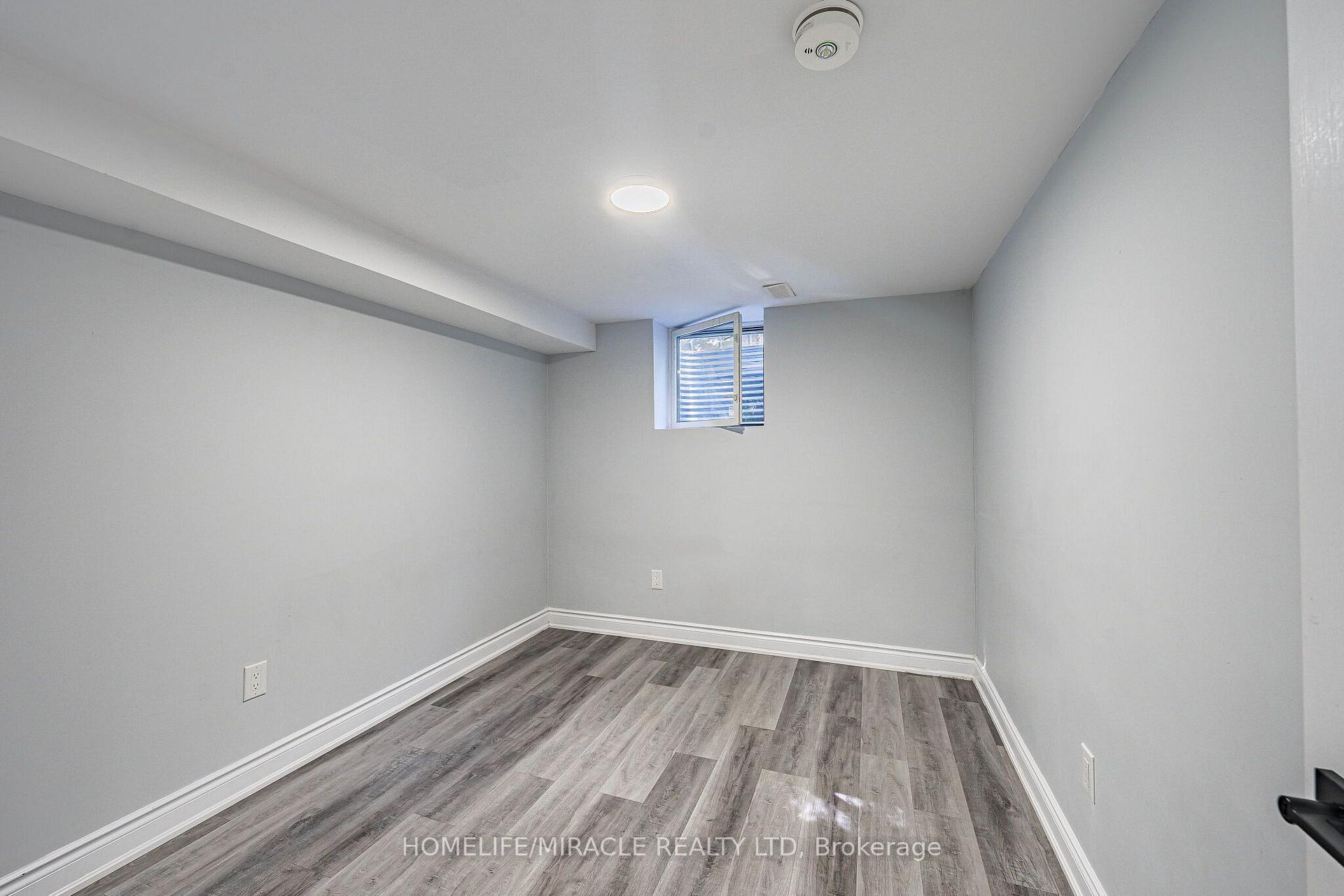 Photo 40 of Unit B, 425 Dunvegan Drive, Waterloo — HOMEH