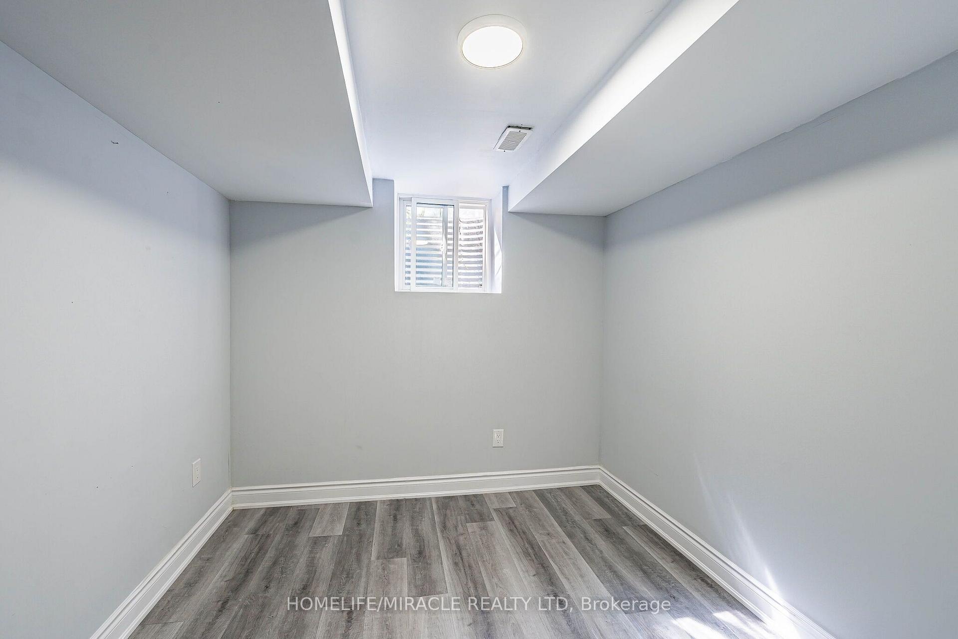 Photo 42 of Unit B, 425 Dunvegan Drive, Waterloo — HOMEH