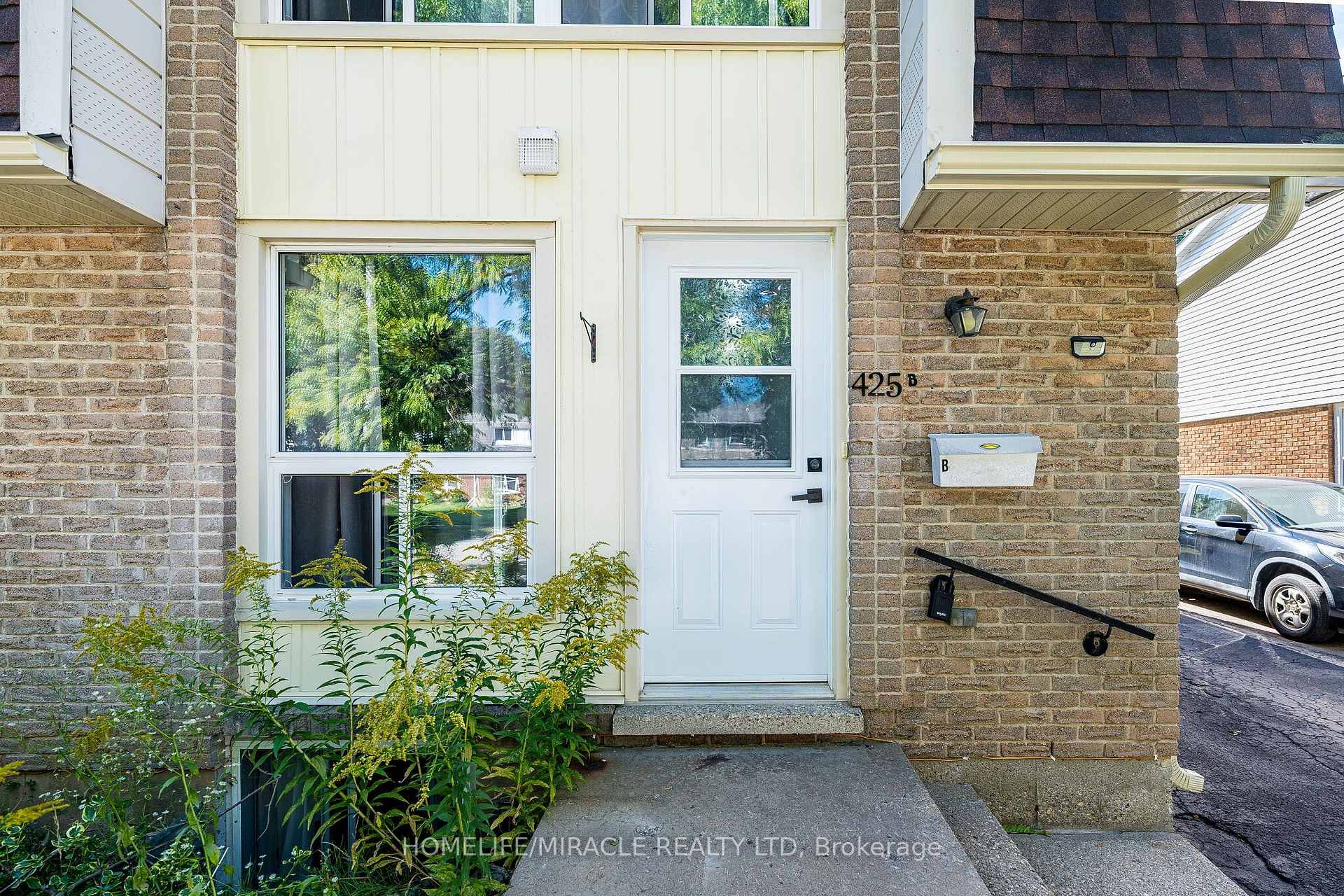 Photo 46 of Unit B, 425 Dunvegan Drive, Waterloo — HOMEH