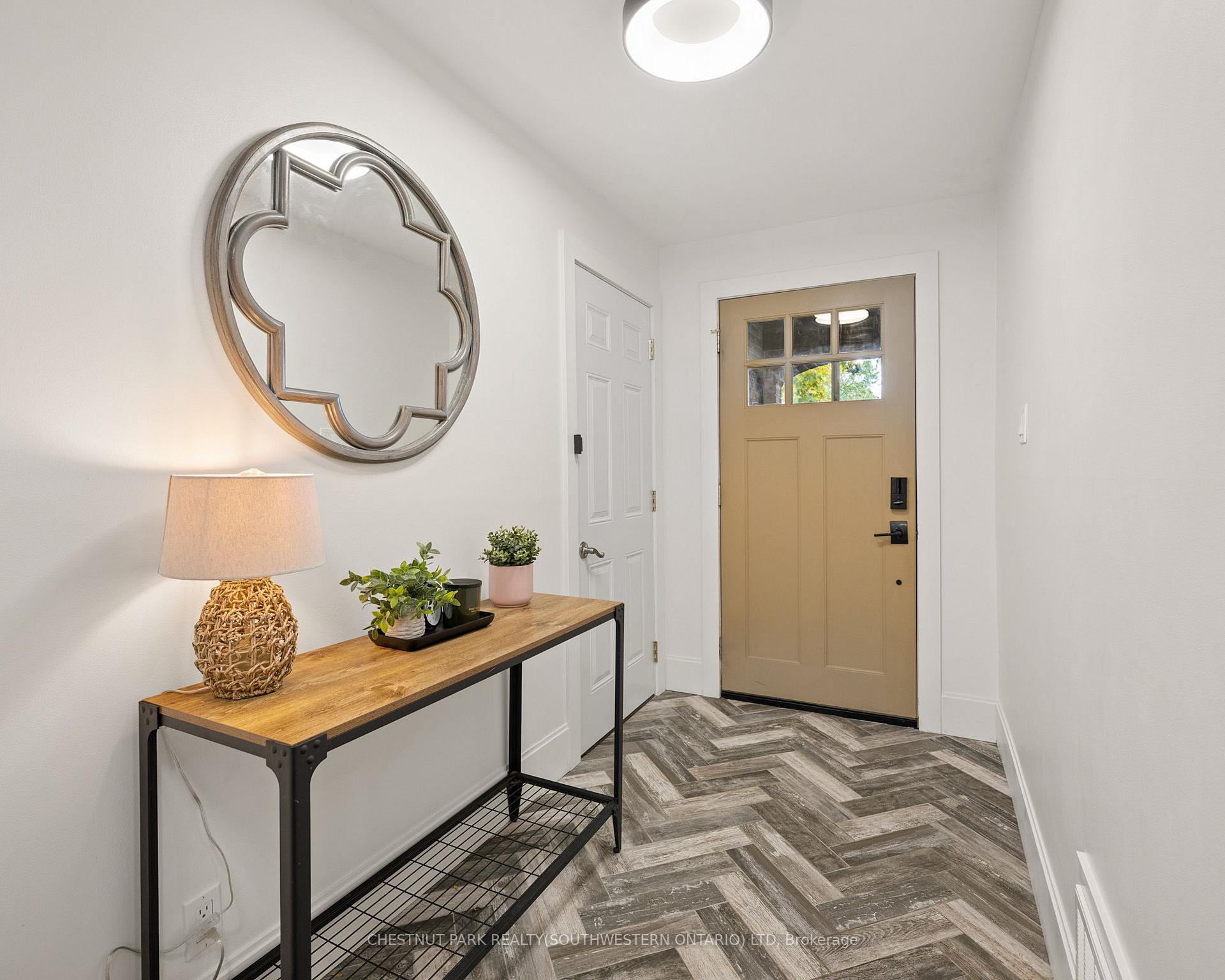 Photo 6 of 361 Lee Circle, Waterloo — HOMEH