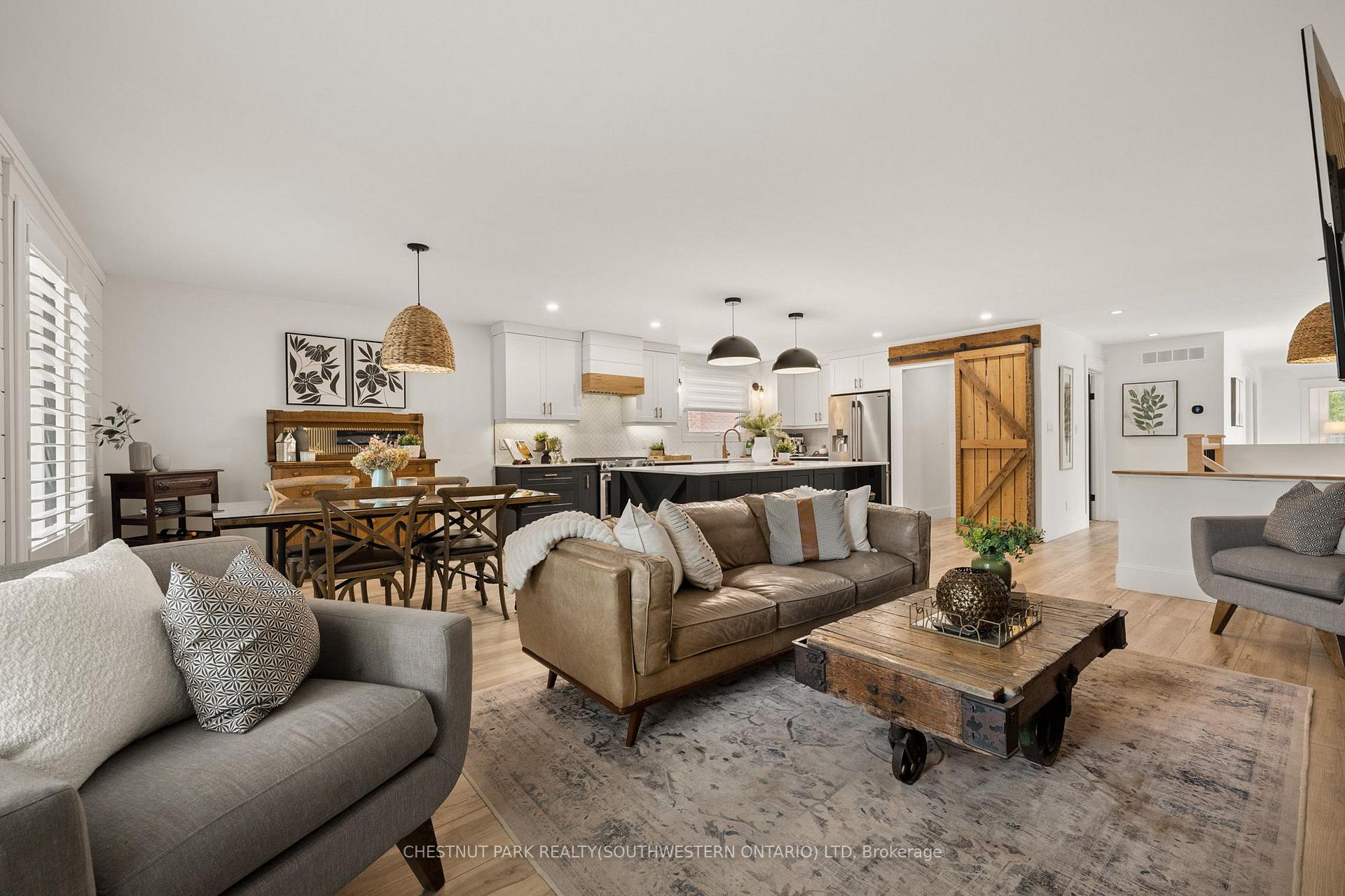 Photo 11 of 361 Lee Circle, Waterloo — HOMEH