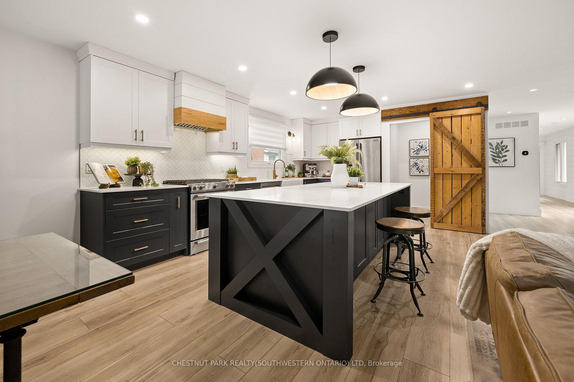Photo 13 of 361 Lee Circle, Waterloo — HOMEH
