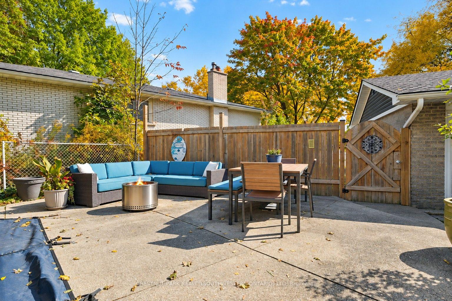 Photo 44 of 361 Lee Circle, Waterloo — HOMEH