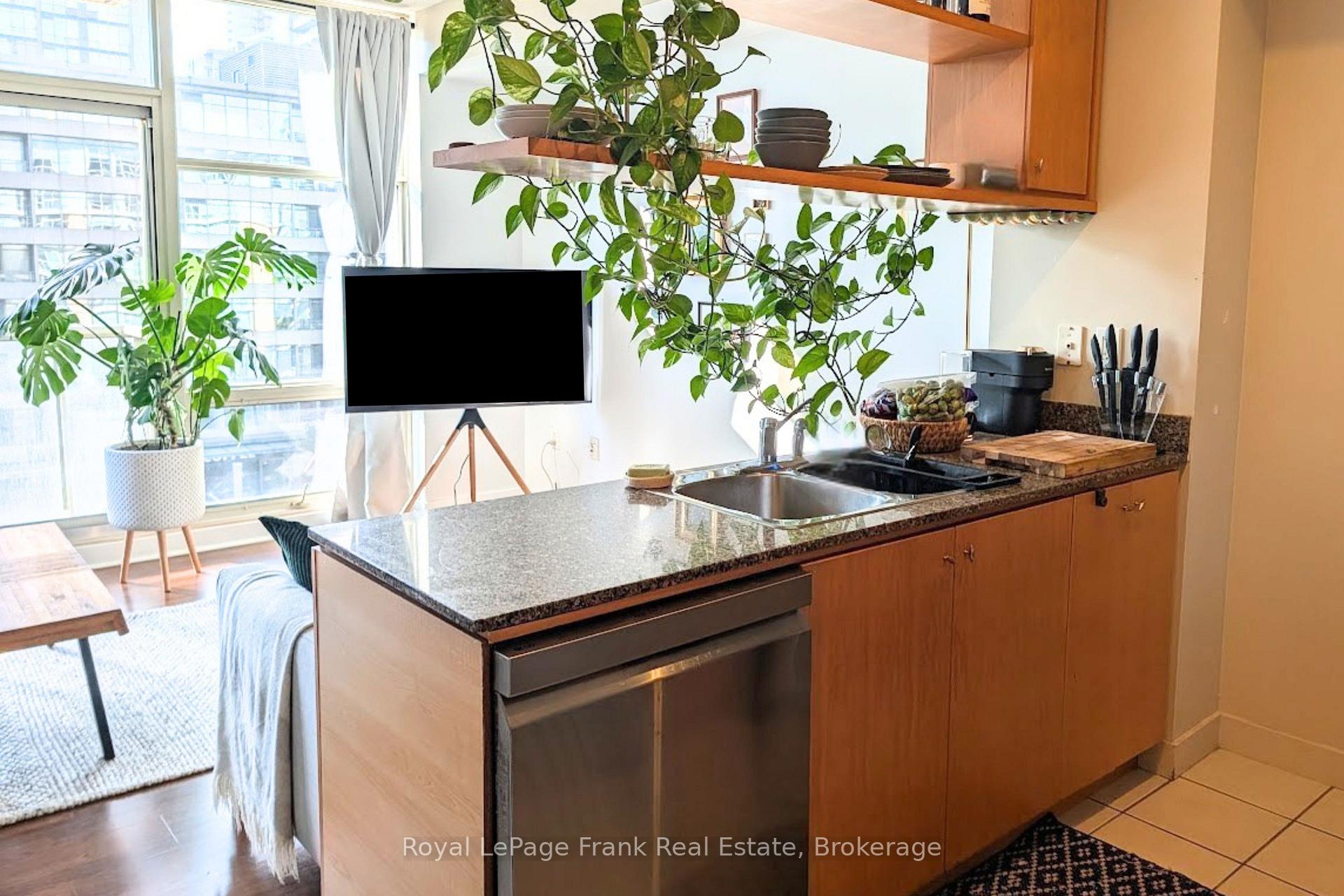 Photo 9 of Unit 507, 9 Spadina Avenue, Toronto, Waterfront Communities — HOMEH