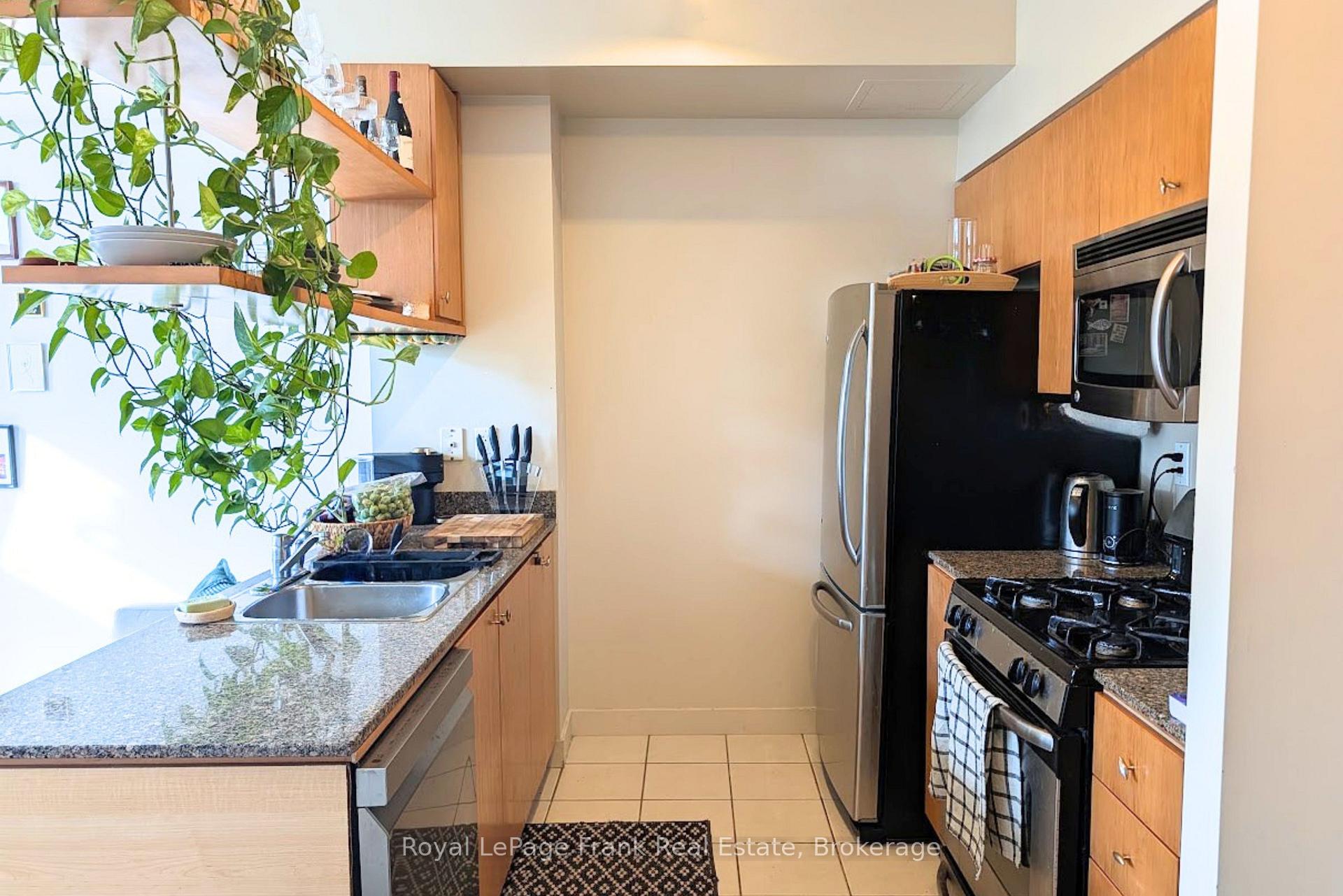 Photo 11 of Unit 507, 9 Spadina Avenue, Toronto, Waterfront Communities — HOMEH