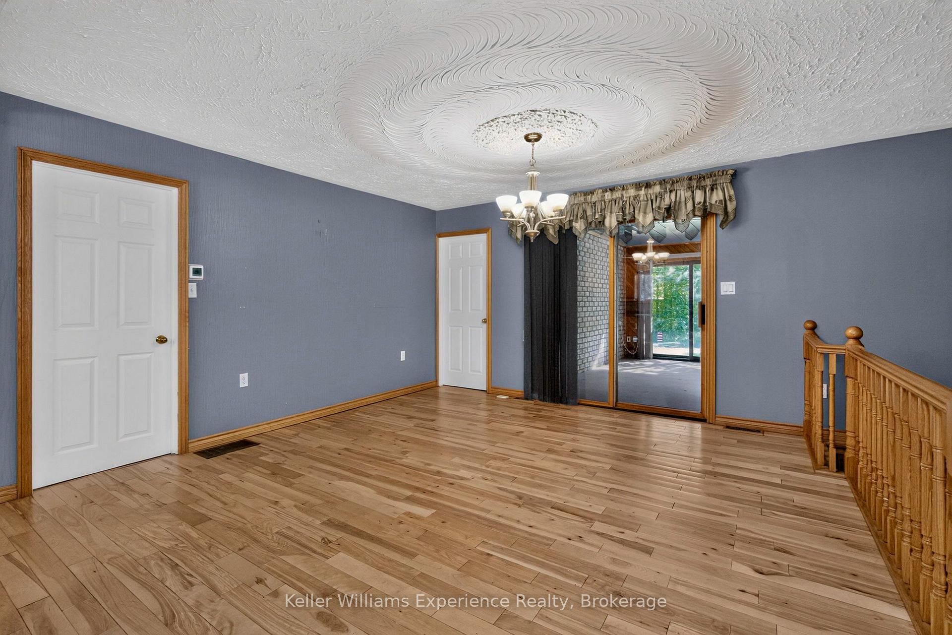 Photo 33 of 900 Champlain Road, Tiny, Rural Tiny — HOMEH