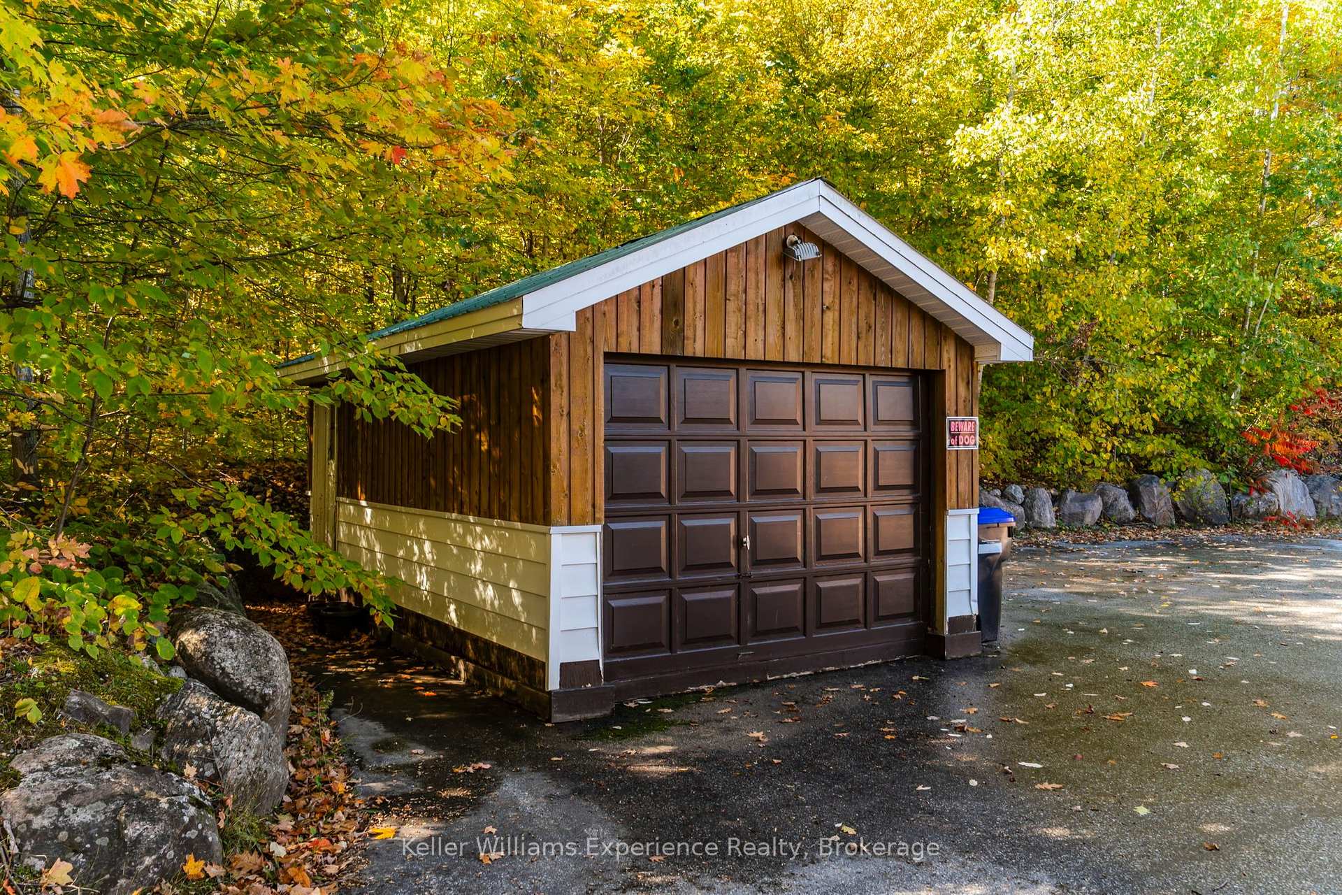 Photo 47 of 900 Champlain Road, Tiny, Rural Tiny — HOMEH