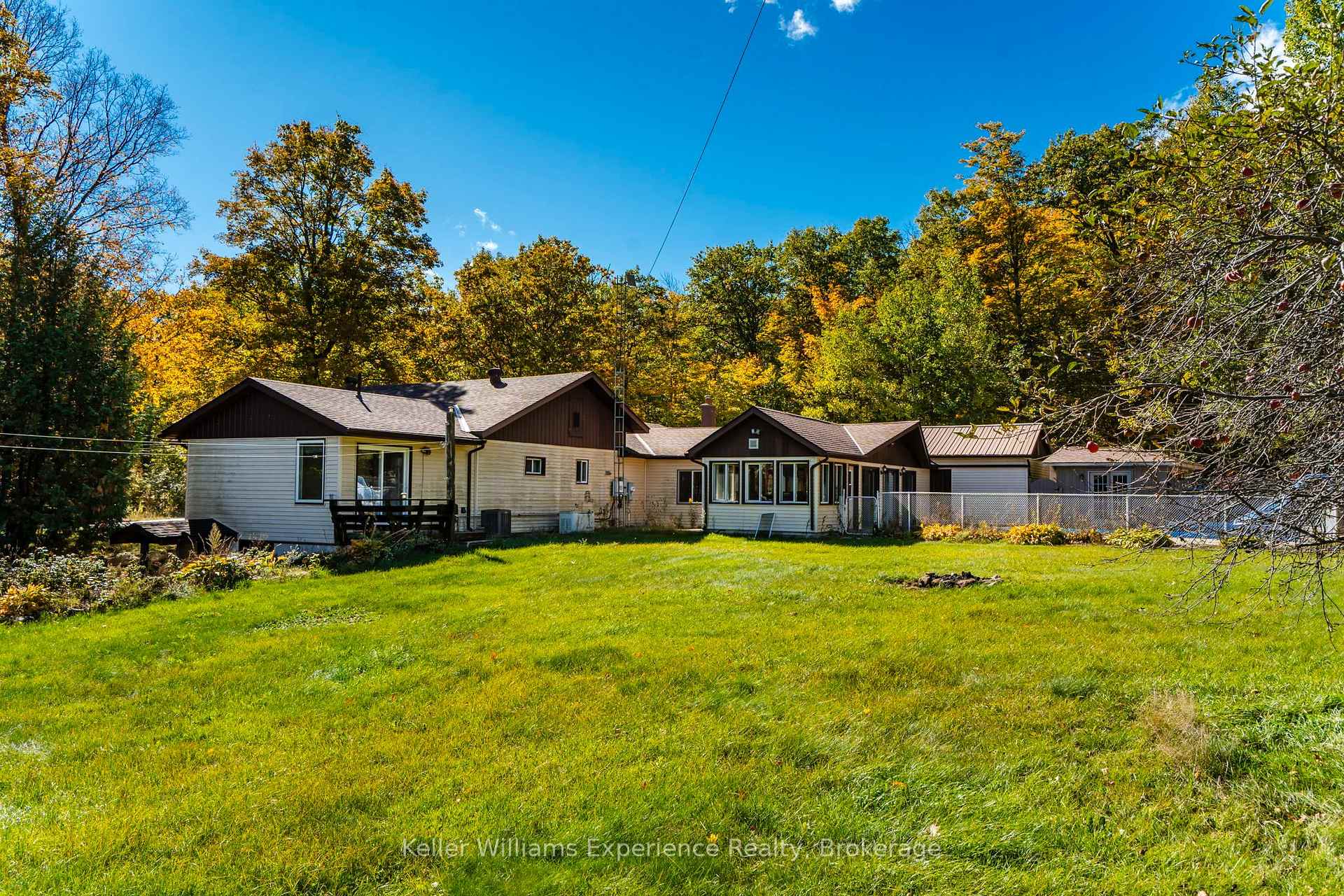 Photo 49 of 900 Champlain Road, Tiny, Rural Tiny — HOMEH