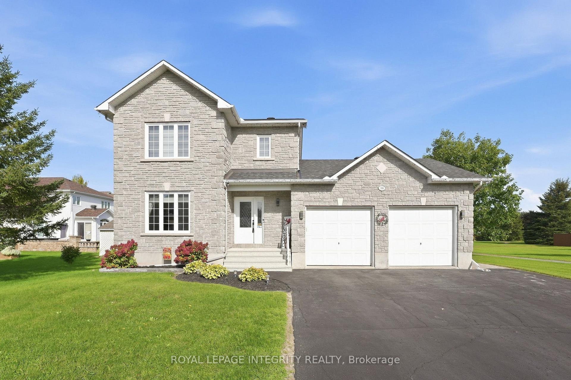 Photo of 36 Frontenac Boulevard