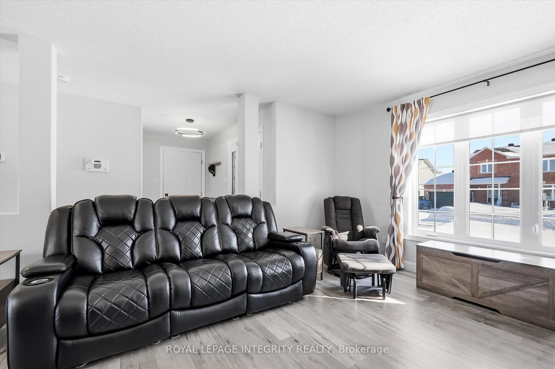 Photo 9 of 36 Frontenac Boulevard, Russell, Embrun — HOMEH