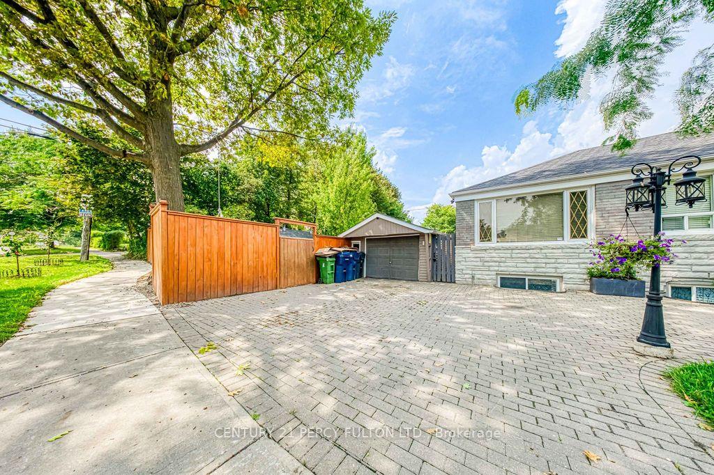 Photo 3 of Unit Bsmt, 36 Merryfield Drive, Scarborough, Dorset Park — HOMEH