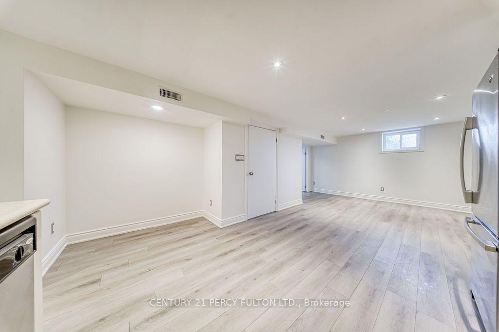 Photo 12 of Unit Bsmt, 36 Merryfield Drive, Scarborough, Dorset Park — HOMEH