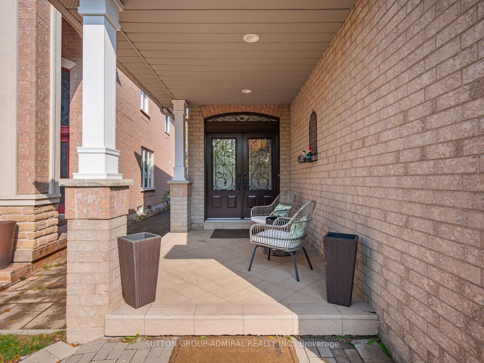 Photo 3 of 42 Lady Fern Drive, Markham, Legacy — HOMEH