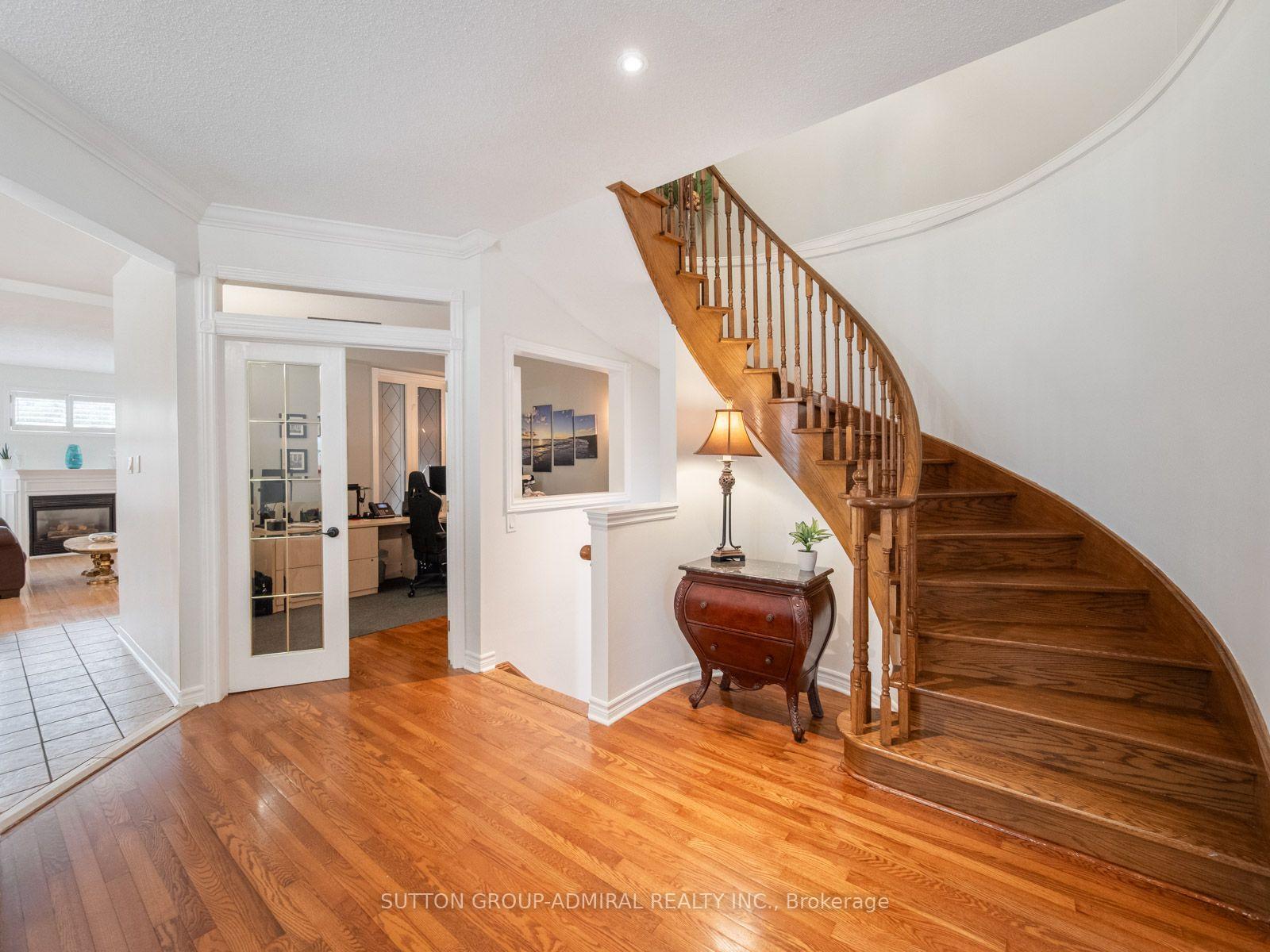 Photo 5 of 42 Lady Fern Drive, Markham, Legacy — HOMEH