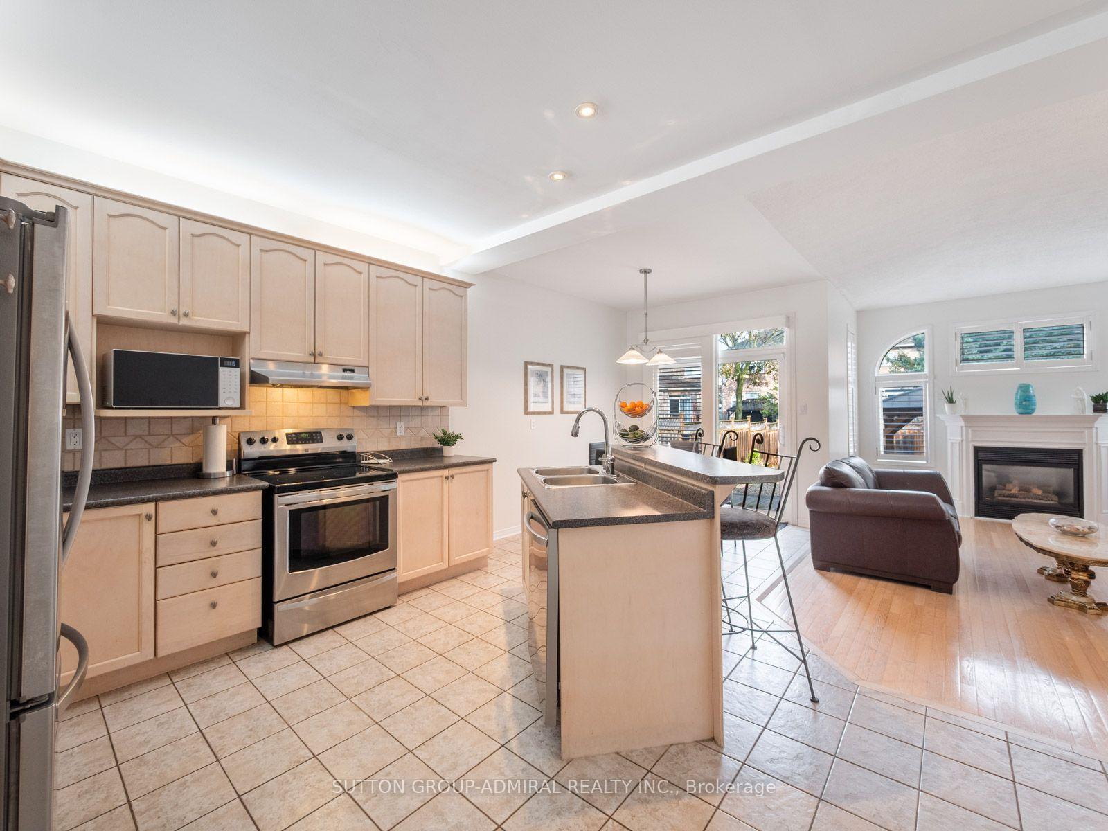 Photo 9 of 42 Lady Fern Drive, Markham, Legacy — HOMEH