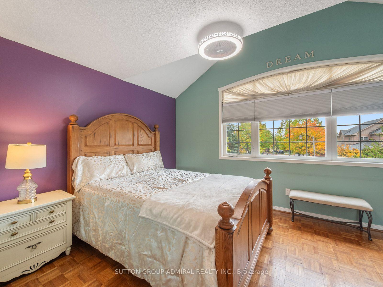 Photo 24 of 42 Lady Fern Drive, Markham, Legacy — HOMEH