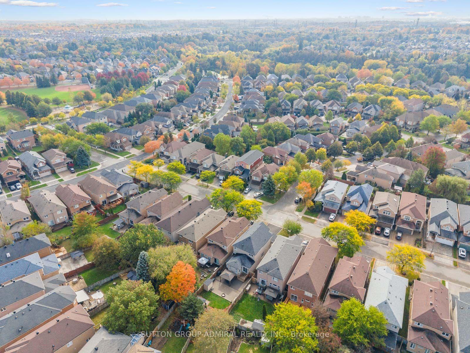 Photo 46 of 42 Lady Fern Drive, Markham, Legacy — HOMEH