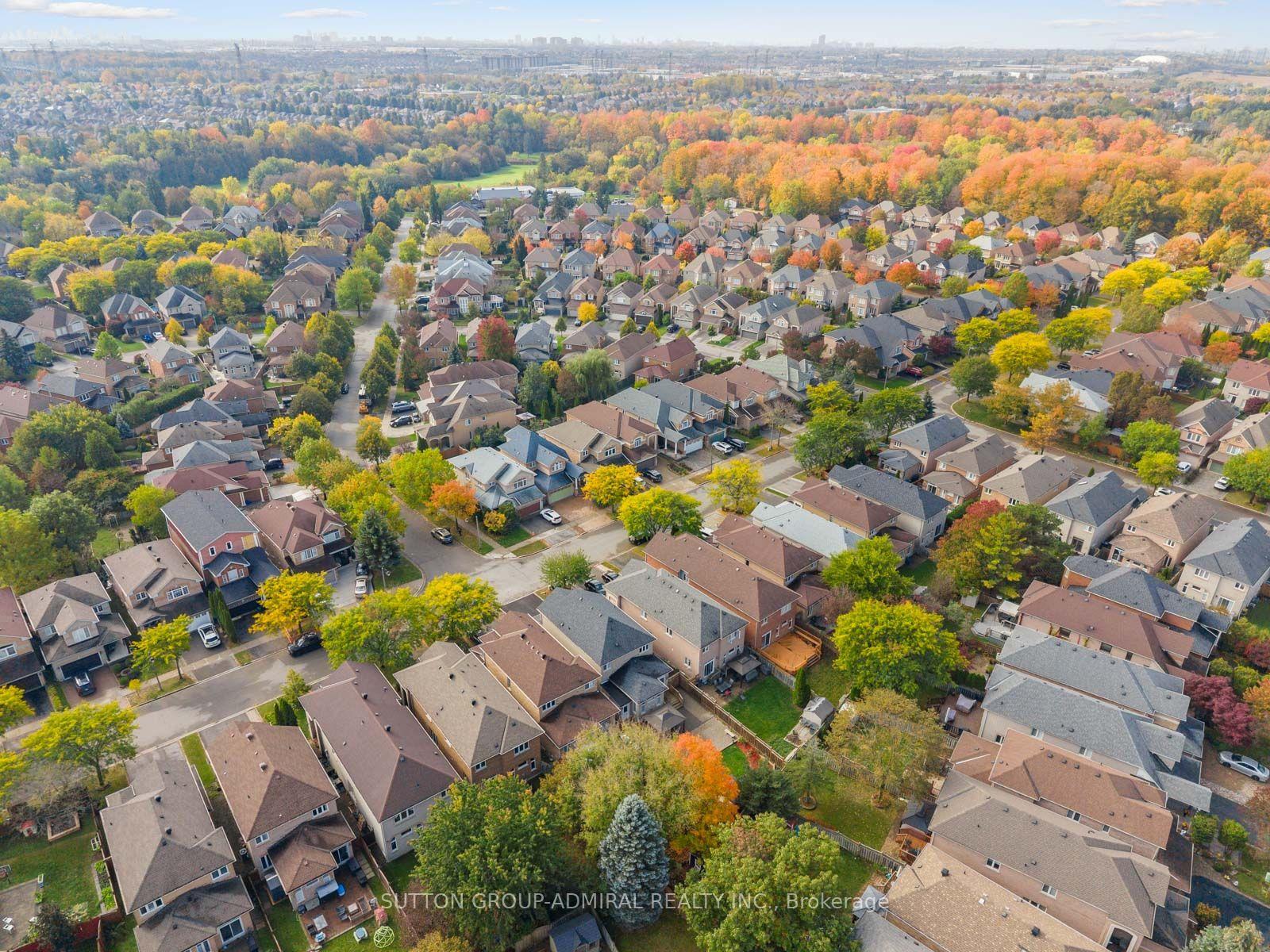 Photo 47 of 42 Lady Fern Drive, Markham, Legacy — HOMEH