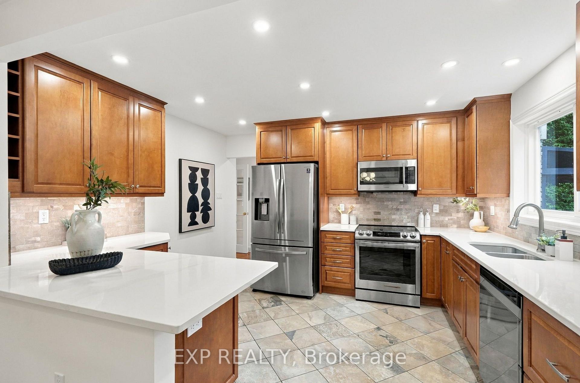 Photo 13 of 491 Tipperton Crescent, Oakville, West — HOMEH
