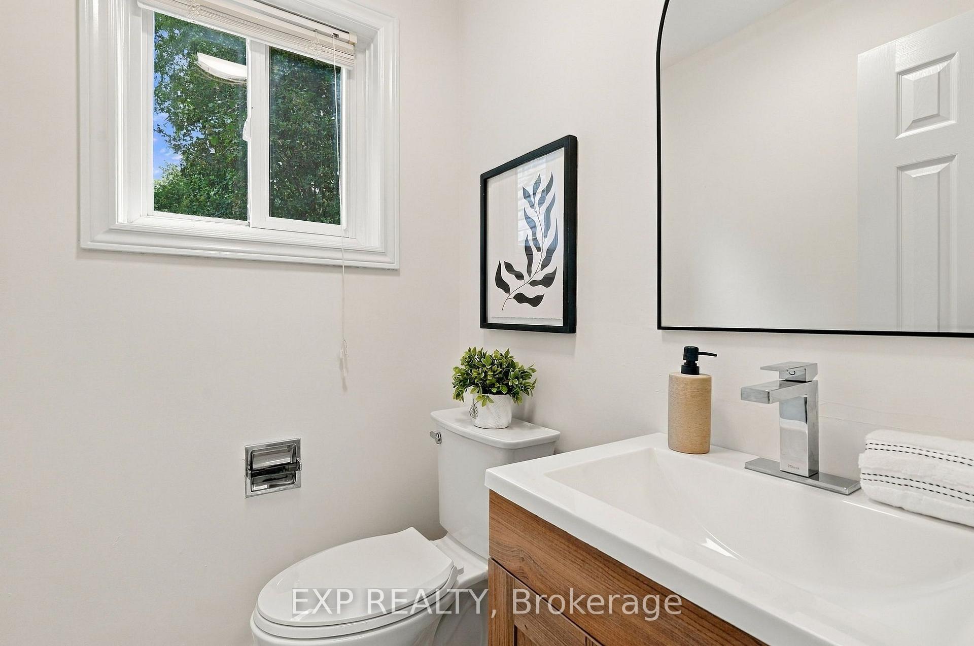 Photo 15 of 491 Tipperton Crescent, Oakville, West — HOMEH