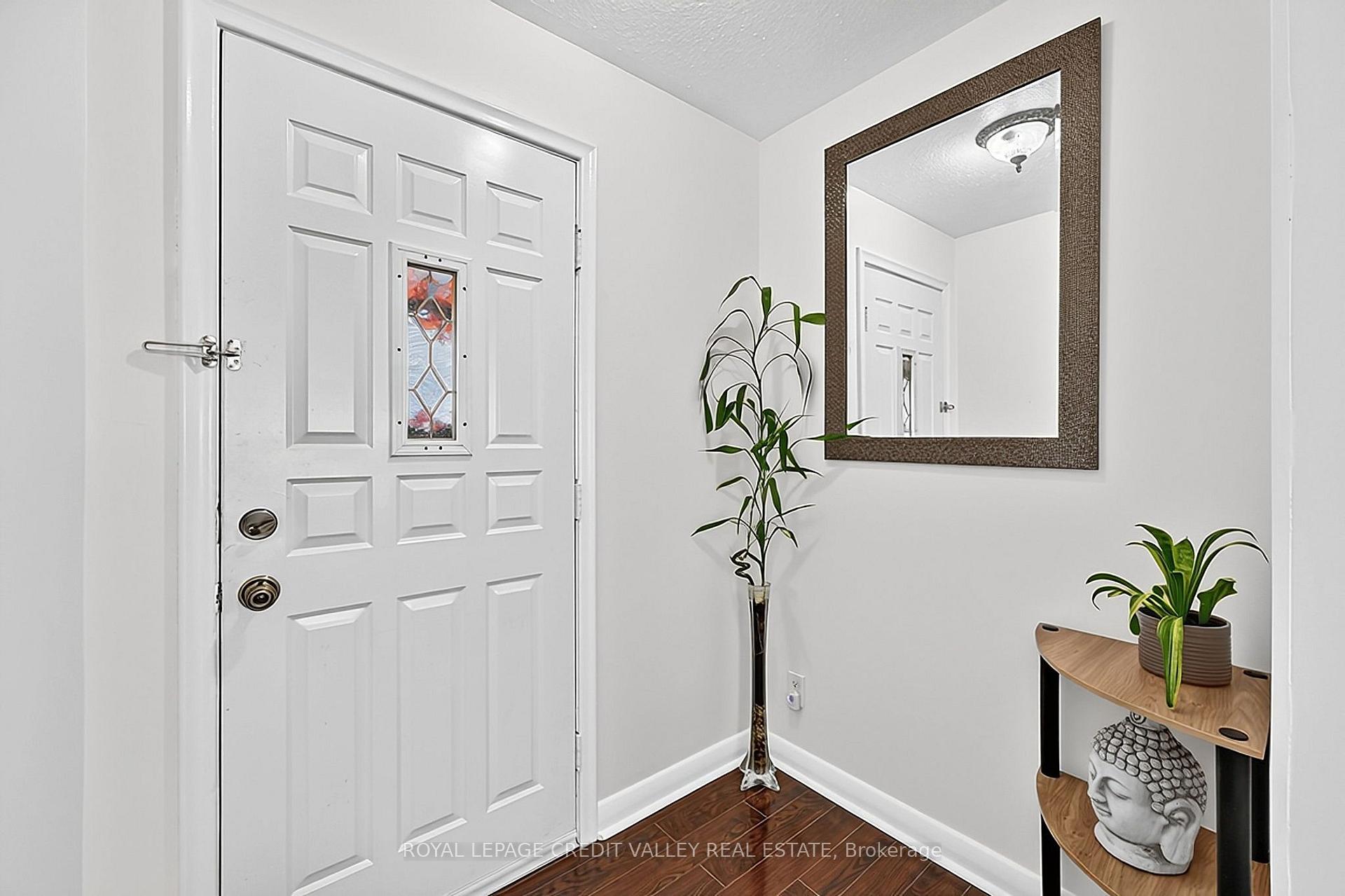 Photo 8 of 29 Crestview Avenue, Brampton, Brampton East — HOMEH