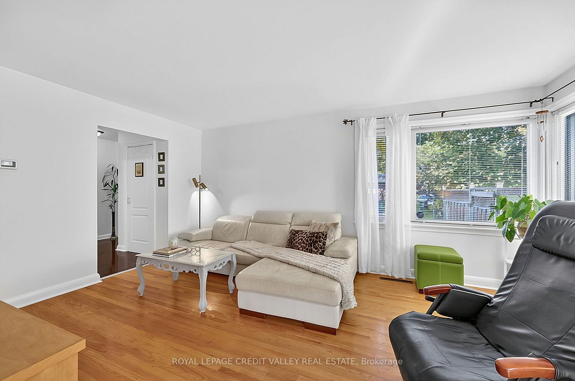 Photo 16 of 29 Crestview Avenue, Brampton, Brampton East — HOMEH
