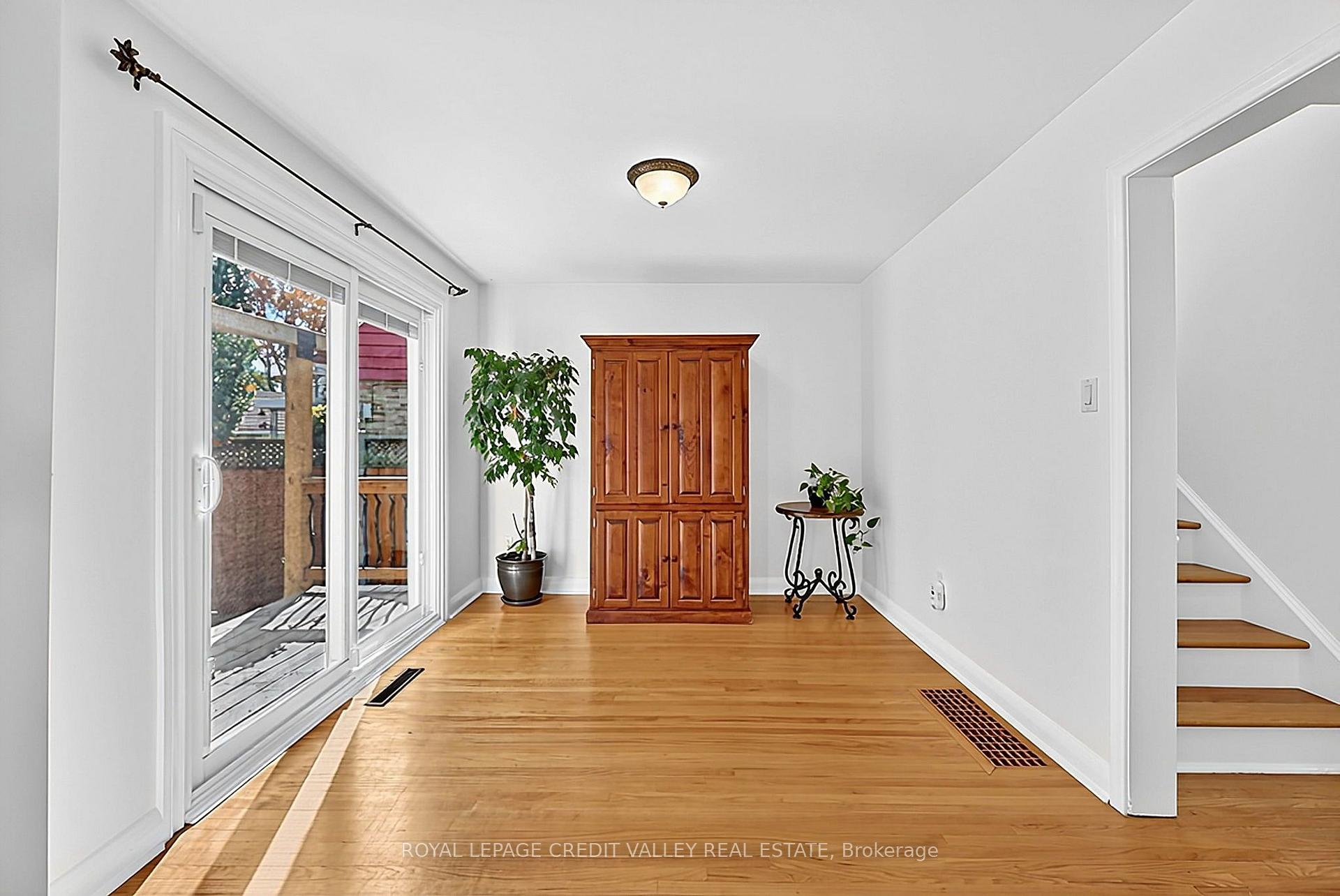 Photo 18 of 29 Crestview Avenue, Brampton, Brampton East — HOMEH