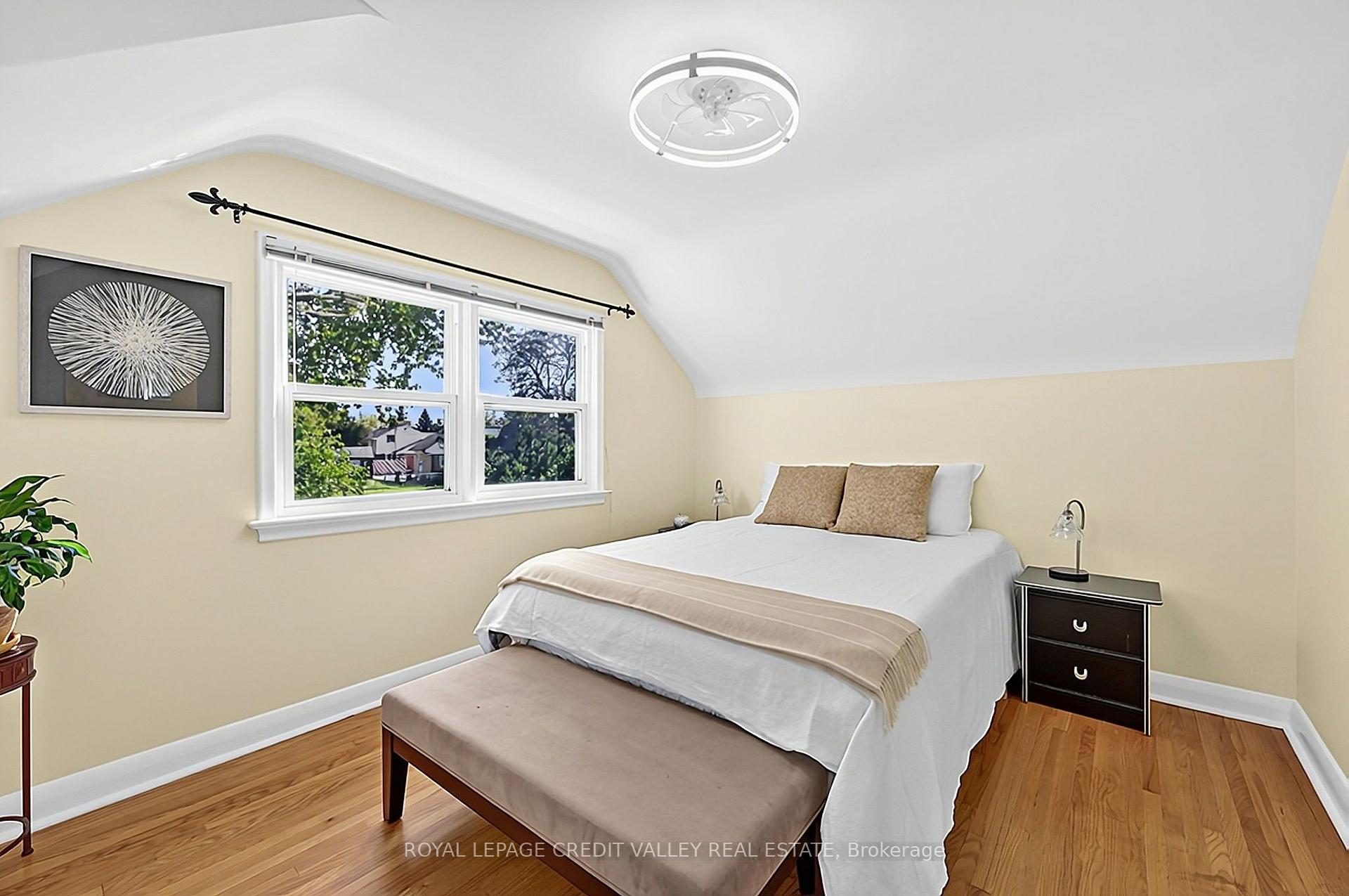 Photo 24 of 29 Crestview Avenue, Brampton, Brampton East — HOMEH