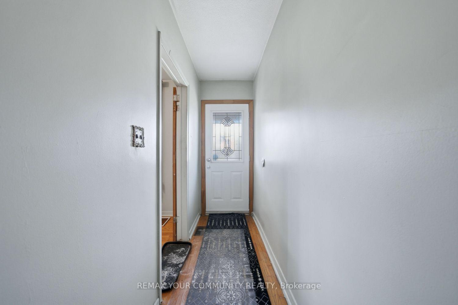 Photo 3 of 279 McRoberts Avenue, Toronto, Caledonia-Fairbank — HOMEH