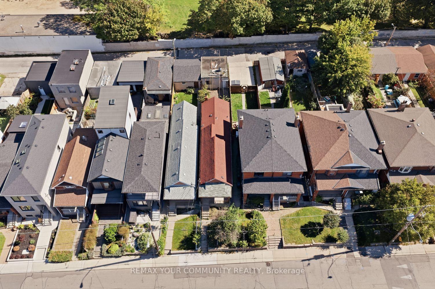 Photo 14 of 279 McRoberts Avenue, Toronto, Caledonia-Fairbank — HOMEH