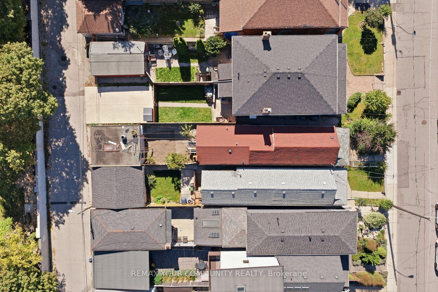 Photo 21 of 279 McRoberts Avenue, Toronto, Caledonia-Fairbank — HOMEH