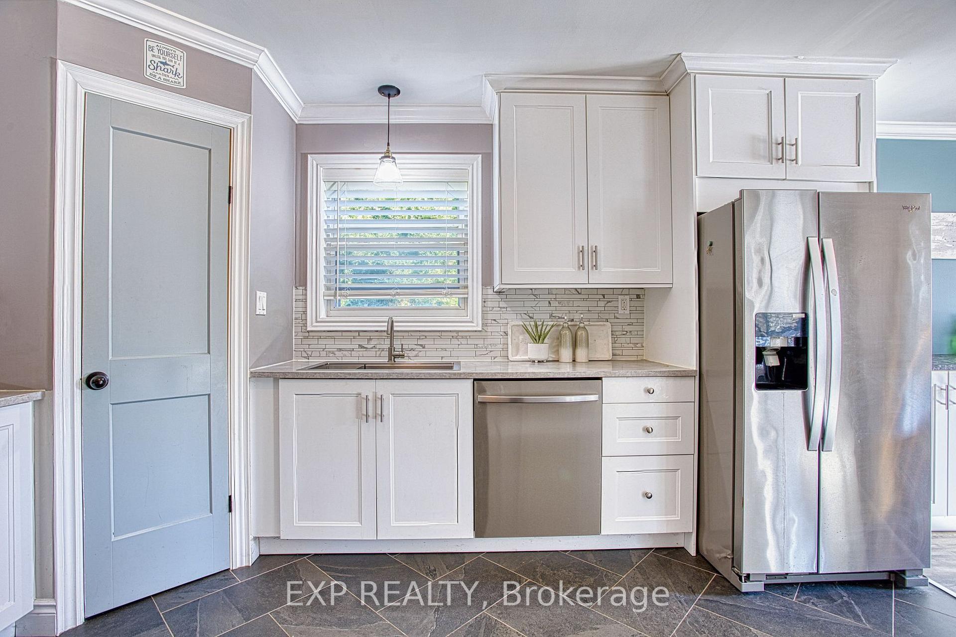 Photo 14 of 429 Elizabeth Street, Grimsby, Grimsby Beach — HOMEH