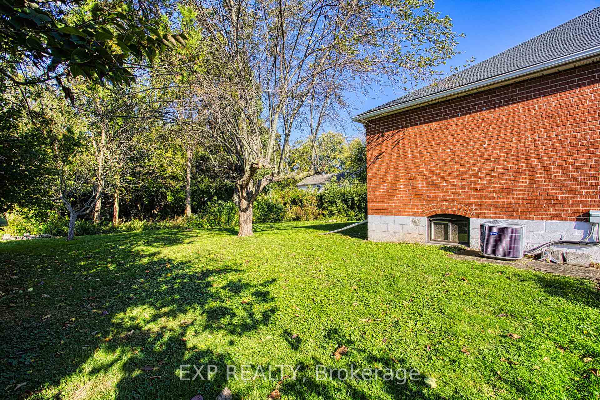 Photo 22 of 429 Elizabeth Street, Grimsby, Grimsby Beach — HOMEH