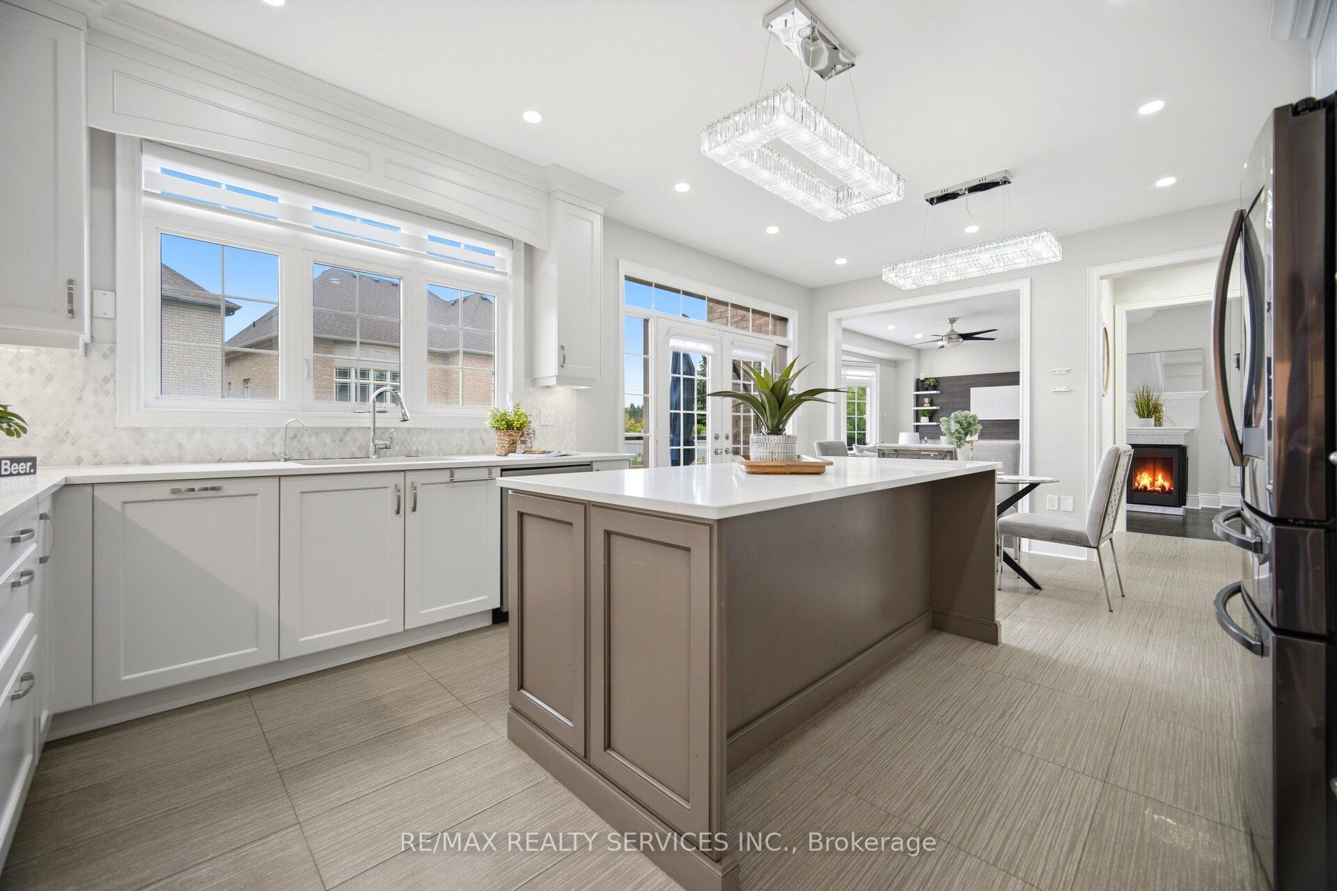 Photo 10 of 1 Adamsville Road, Brampton, Credit Valley — HOMEH