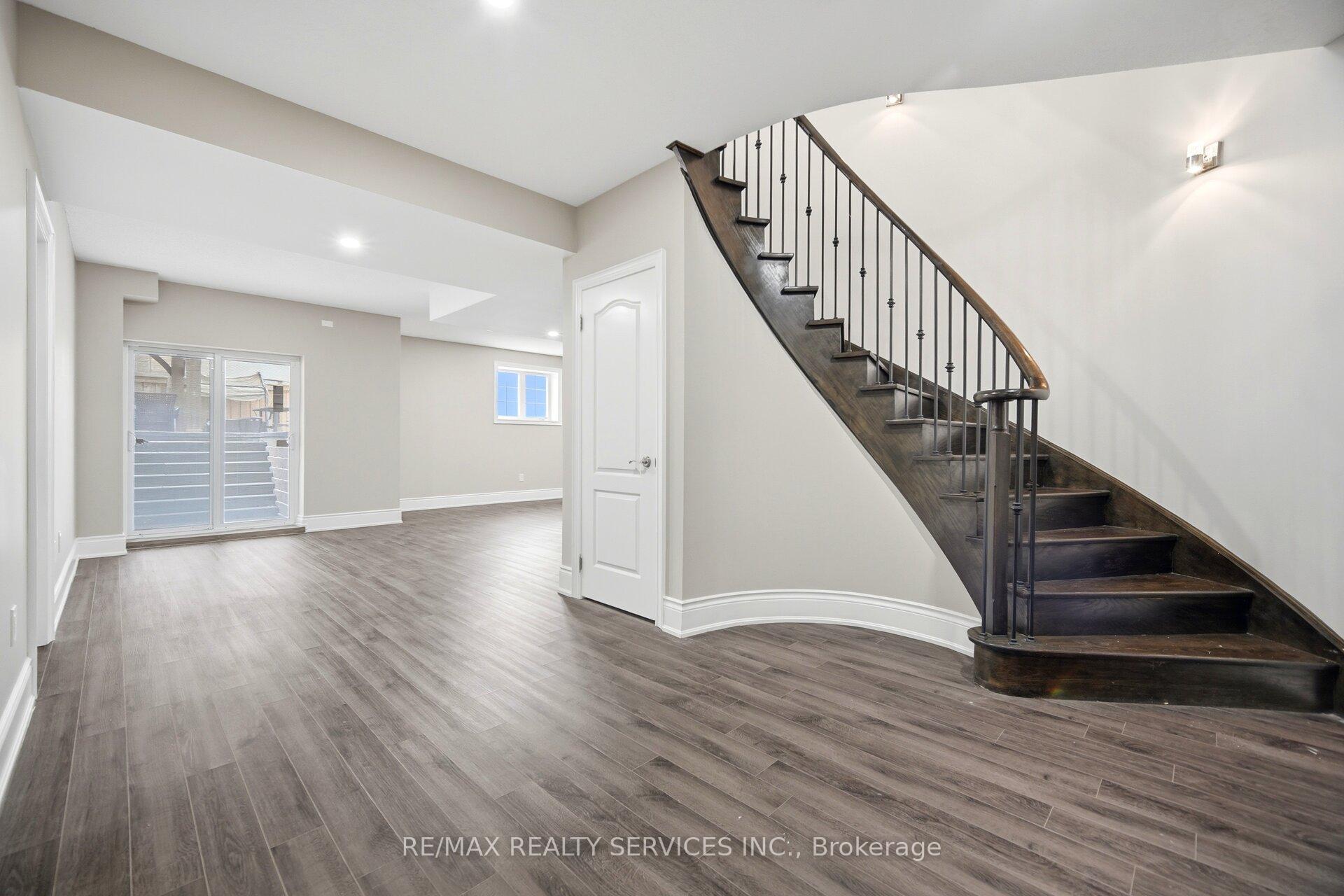Photo 40 of 1 Adamsville Road, Brampton, Credit Valley — HOMEH