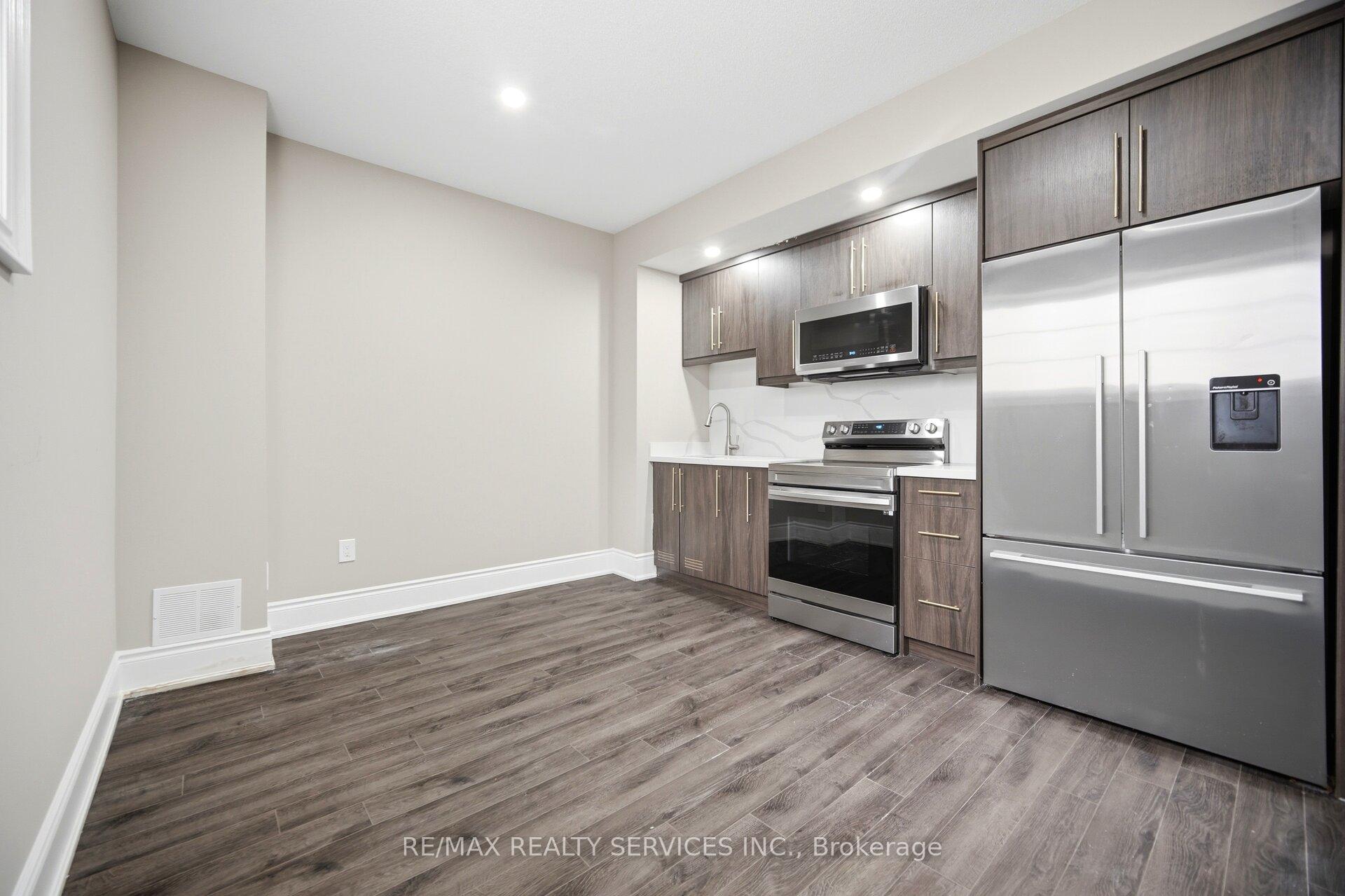 Photo 41 of 1 Adamsville Road, Brampton, Credit Valley — HOMEH