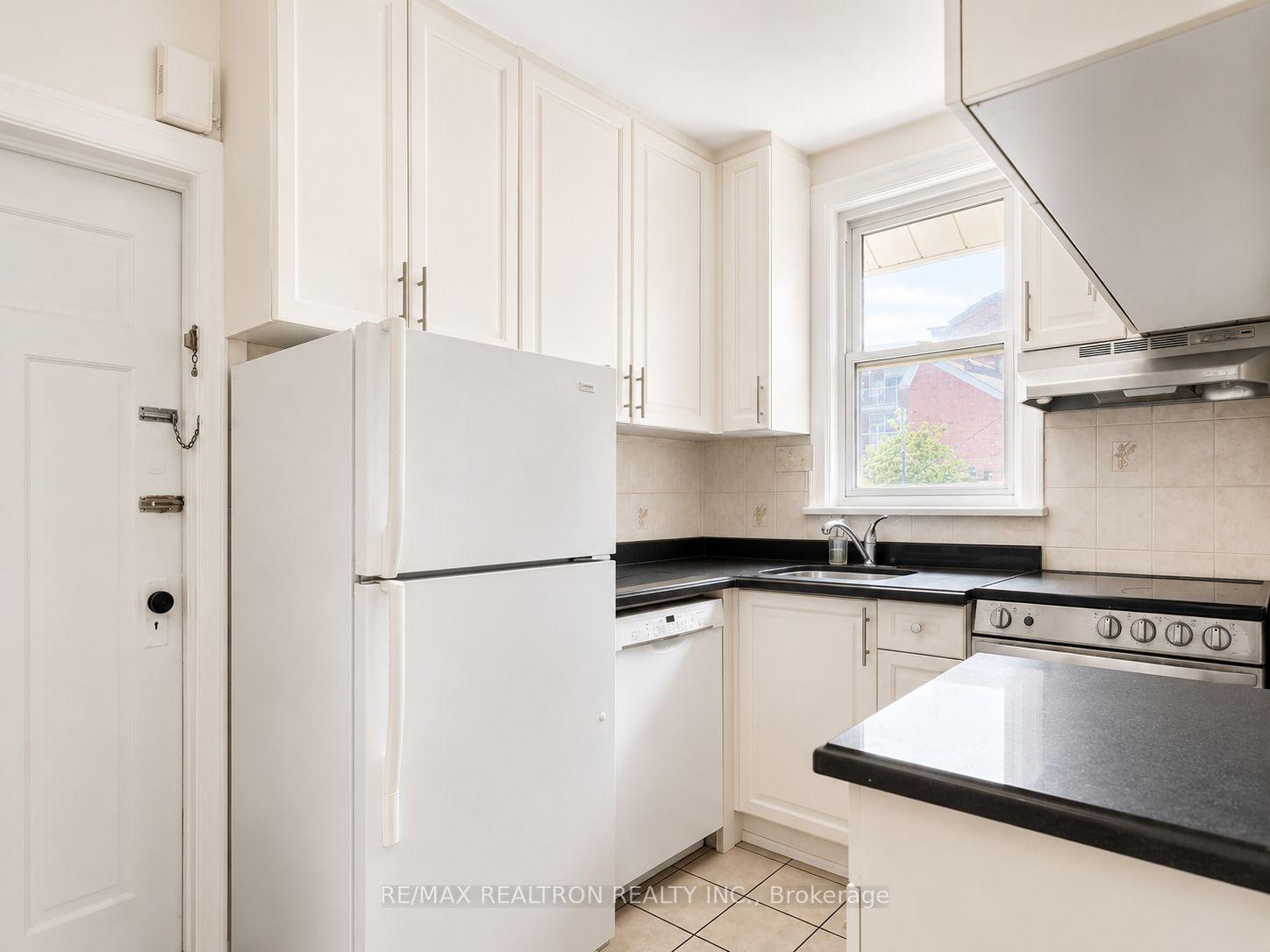Photo 7 of Unit 2nd Floor unit, 25 Ranleigh Avenue, Toronto, Lawrence Park North — HOMEH