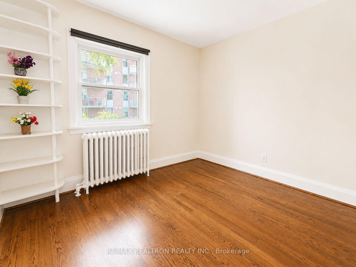 Photo 10 of Unit 2nd Floor unit, 25 Ranleigh Avenue, Toronto, Lawrence Park North — HOMEH