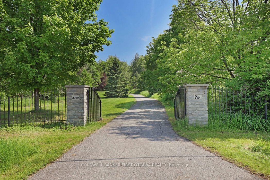Photo 2 of 2060 Fifth Line Road, Ottawa, Kanata - Kanata (North East) — HOMEH