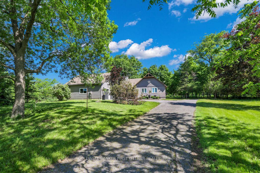 Photo 3 of 2060 Fifth Line Road, Ottawa, Kanata - Kanata (North East) — HOMEH