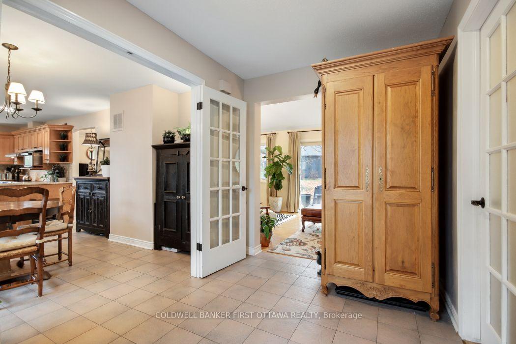 Photo 7 of 2060 Fifth Line Road, Ottawa, Kanata - Kanata (North East) — HOMEH