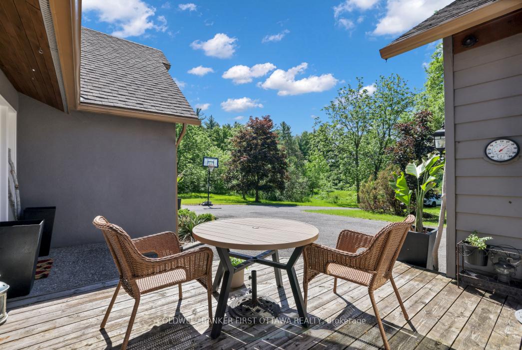 Photo 10 of 2060 Fifth Line Road, Ottawa, Kanata - Kanata (North East) — HOMEH