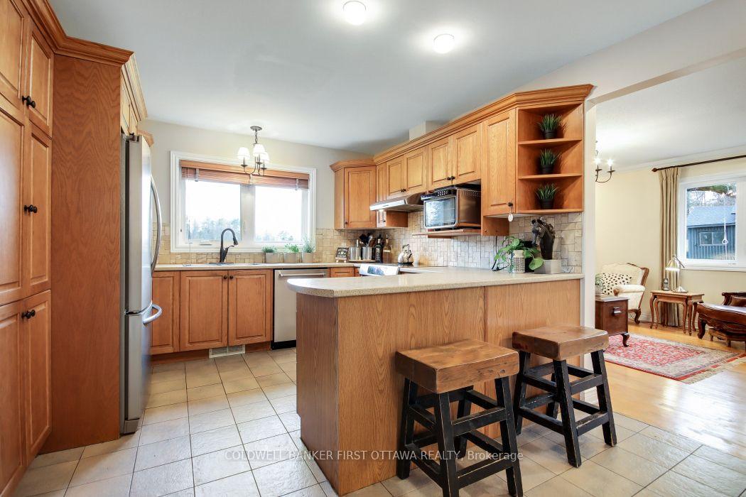 Photo 12 of 2060 Fifth Line Road, Ottawa, Kanata - Kanata (North East) — HOMEH