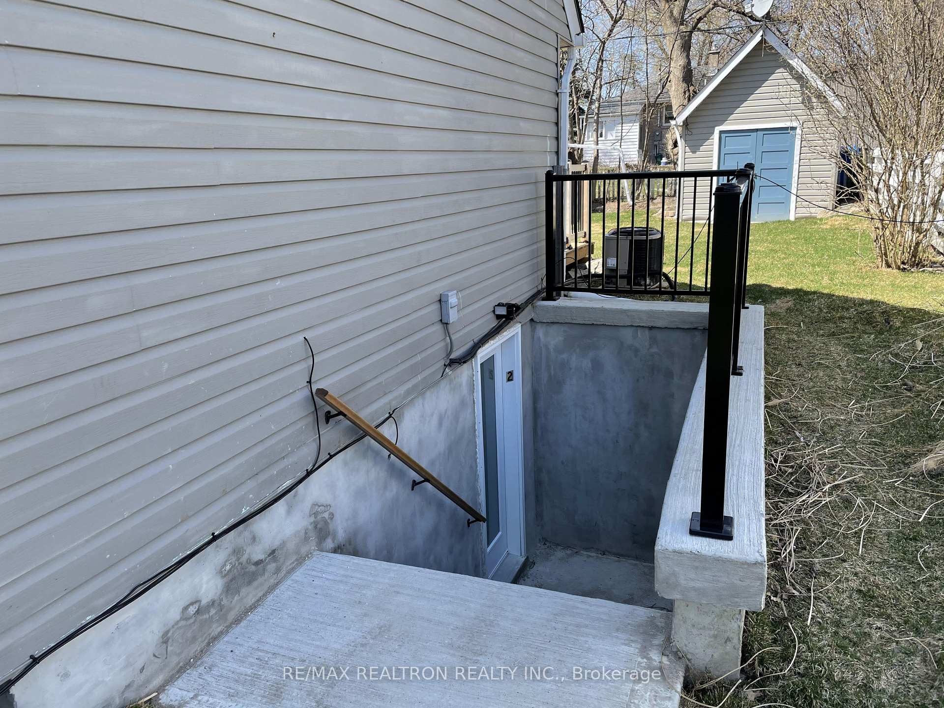 Photo 2 of Unit 2, 82 Gunn Street, Barrie, Wellington — HOMEH
