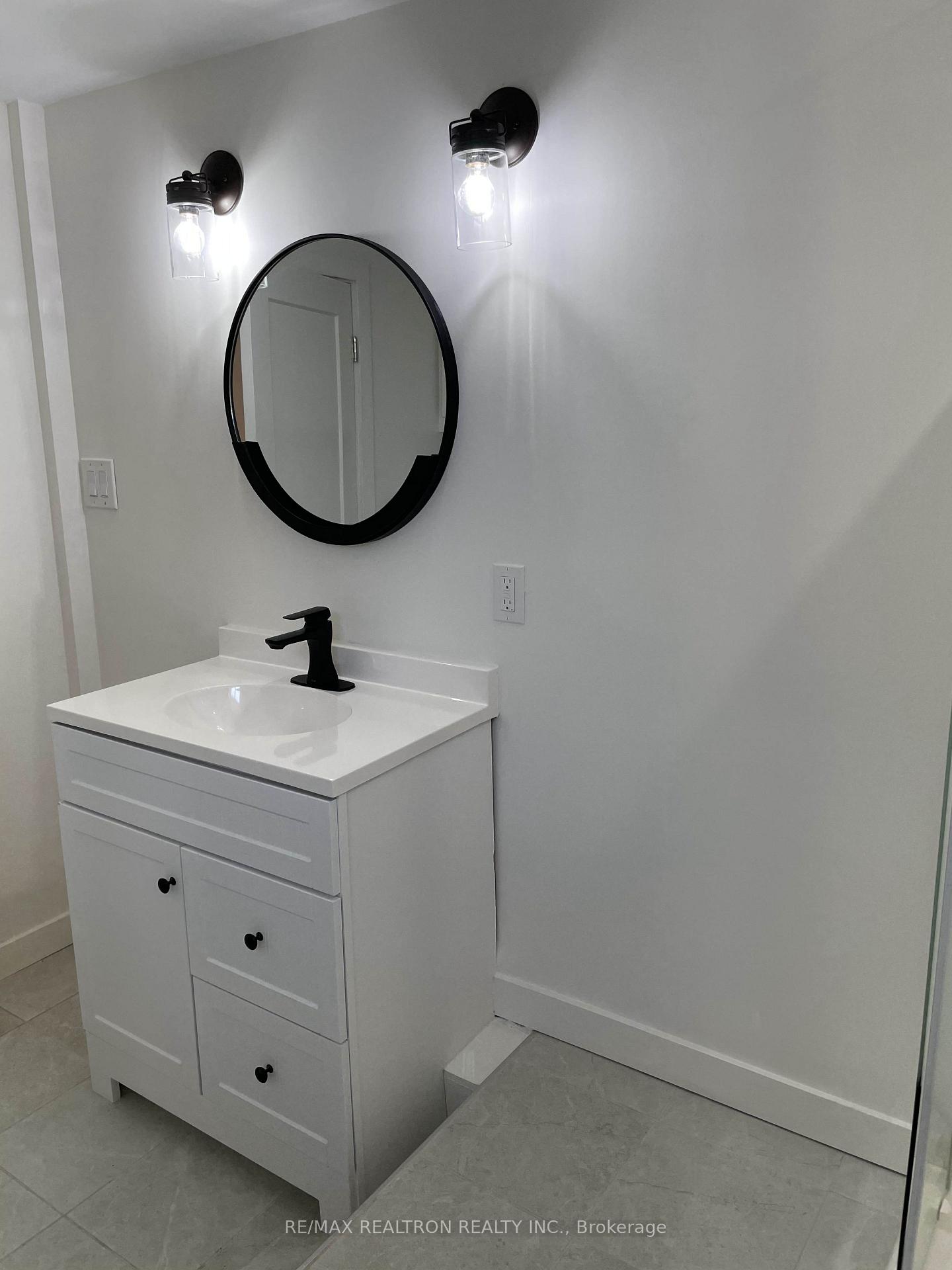 Photo 9 of Unit 2, 82 Gunn Street, Barrie, Wellington — HOMEH