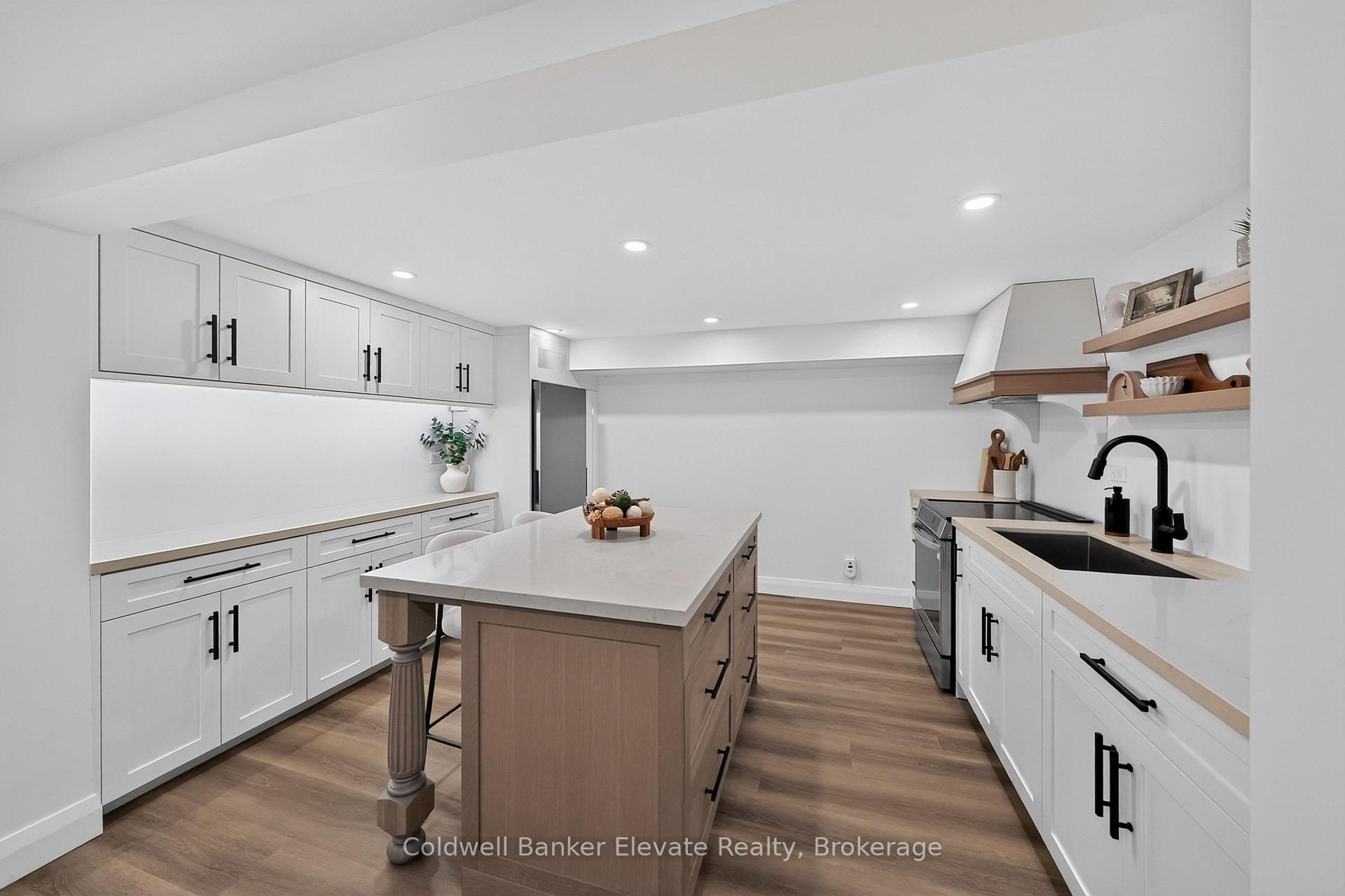 Photo 2 of 111 Kingswood Drive, Kitchener, Alpine — HOMEH