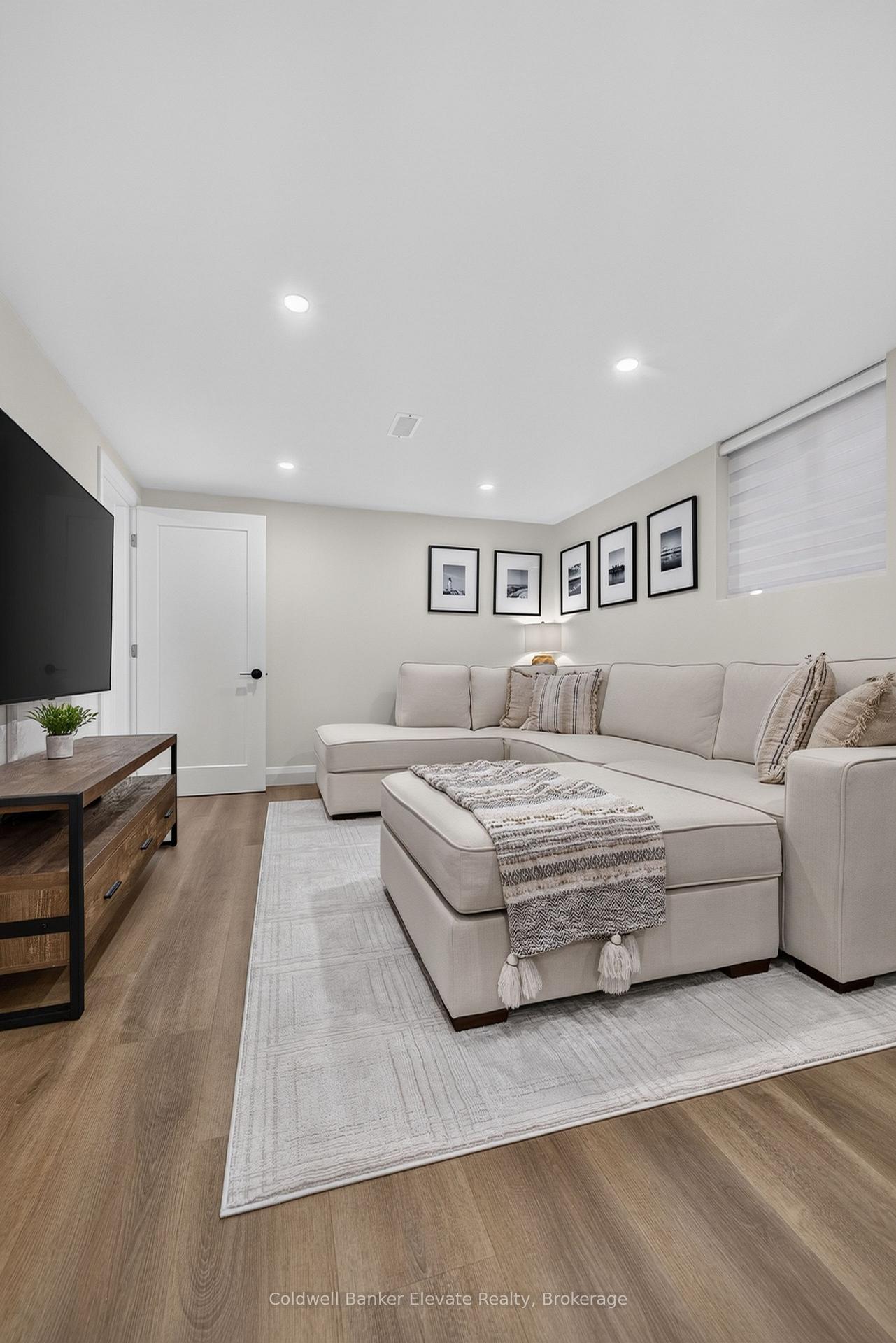 Photo 20 of 111 Kingswood Drive, Kitchener, Alpine — HOMEH