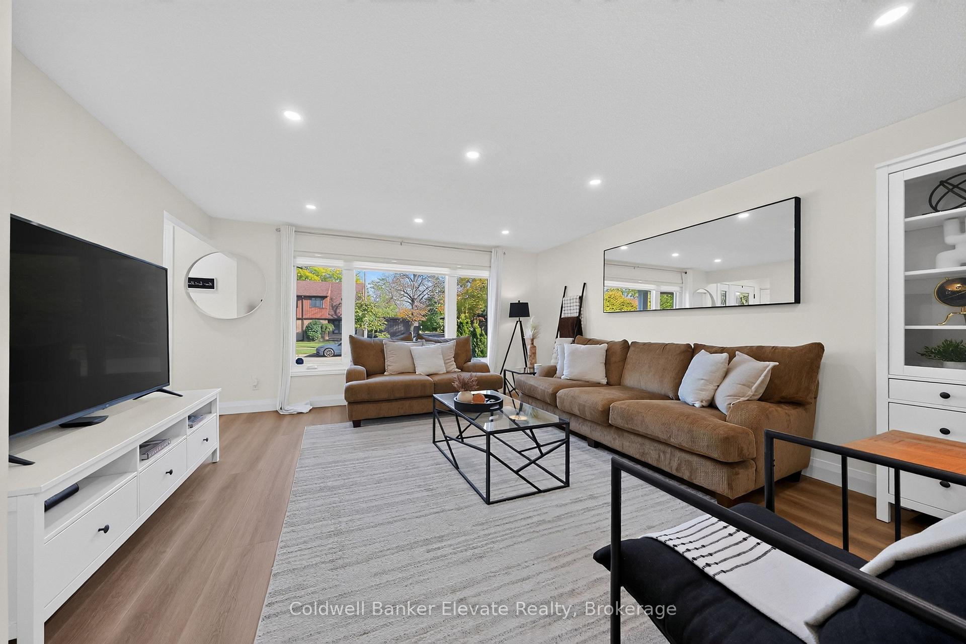 Photo 28 of 111 Kingswood Drive, Kitchener, Alpine — HOMEH